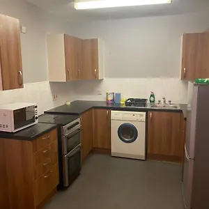 Apartment Spacious Neat Penthouse With Great View In, London