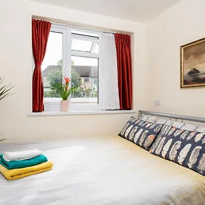 Apartment F5 Private Double, London